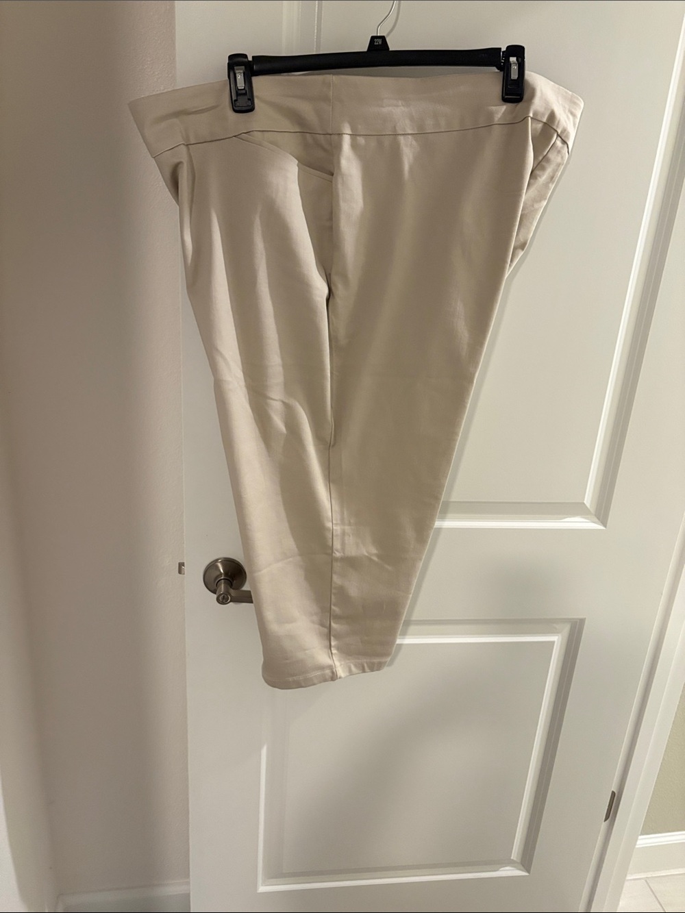 croft & barrow Cream Stretch Capri Pants